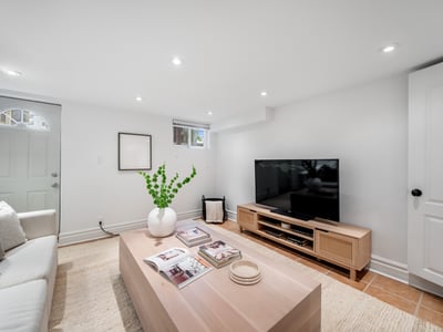 144 Floyd Ave., East York, ON