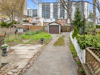 144 Floyd Ave., East York, ON