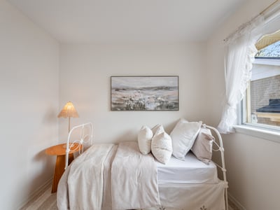 25 Stavely Ave., Toronto, ON