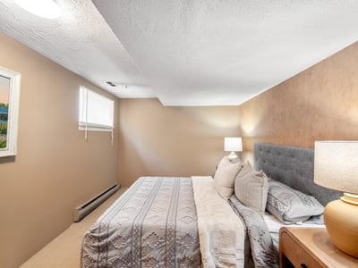 25 Stavely Ave., Toronto, ON