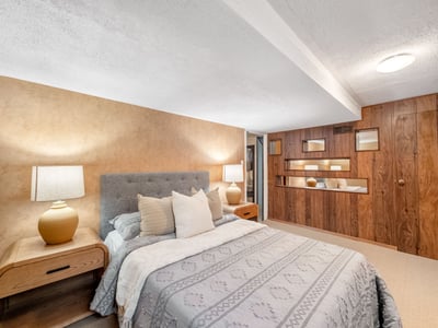 25 Stavely Ave., Toronto, ON