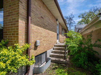 25 Stavely Ave., Toronto, ON