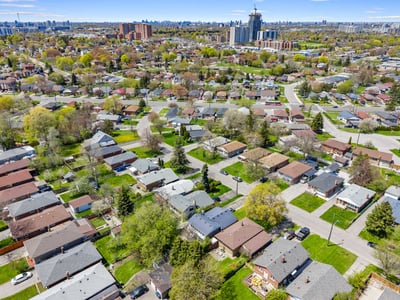 25 Stavely Ave., Toronto, ON