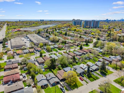 25 Stavely Ave., Toronto, ON