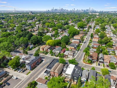 251A Chisholm Ave., East York, ON