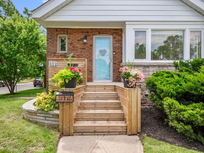 585 O'Connor Dr., East York, ON