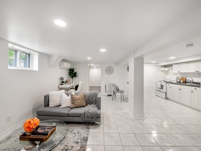 585 O'Connor Dr., East York, ON