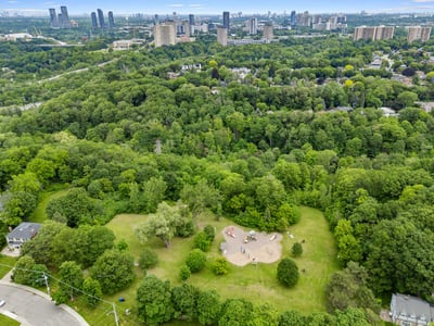 585 O'Connor Dr., East York, ON
