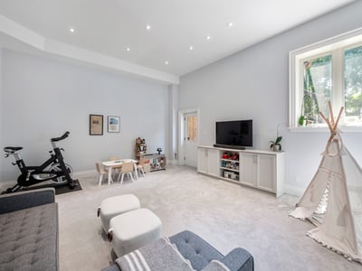 39 Glenforest Rd., Toronto, ON
