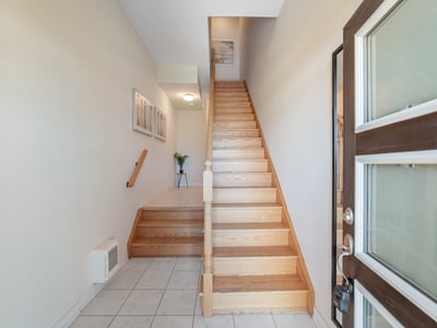 403-2550 Castlegate Crossing, Pickering, ON