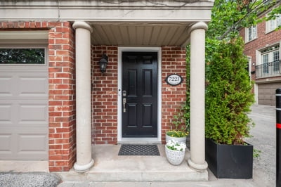 722F Kingston Rd., Toronto, ON