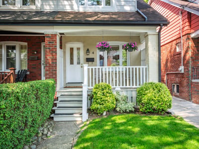 4 Kimbourne Ave., East York, ON
