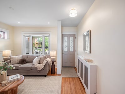 4 Kimbourne Ave., East York, ON