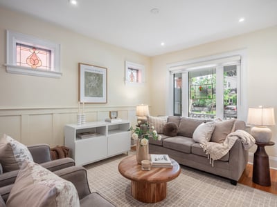 4 Kimbourne Ave., East York, ON