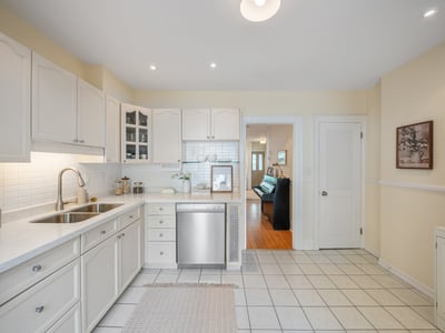 4 Kimbourne Ave., East York, ON