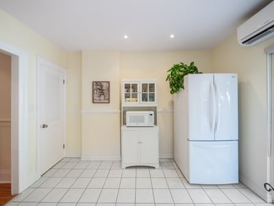 4 Kimbourne Ave., East York, ON