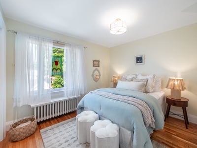 4 Kimbourne Ave., East York, ON