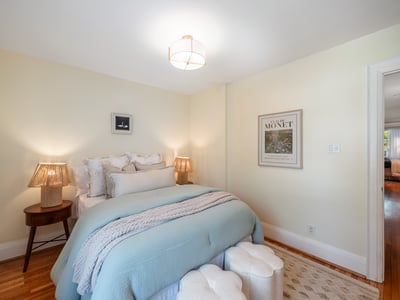 4 Kimbourne Ave., East York, ON