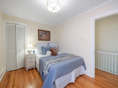 4 Kimbourne Ave., East York, ON