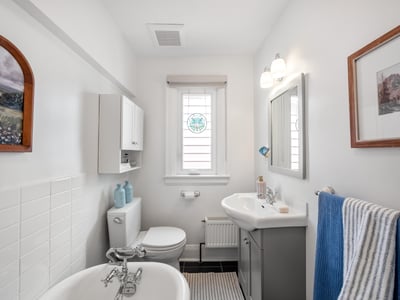 4 Kimbourne Ave., East York, ON