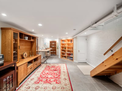 4 Kimbourne Ave., East York, ON