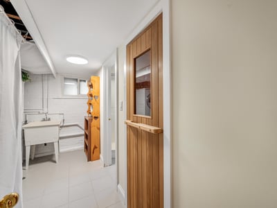 4 Kimbourne Ave., East York, ON