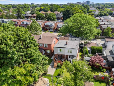 4 Kimbourne Ave., East York, ON