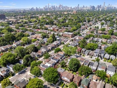 4 Kimbourne Ave., East York, ON
