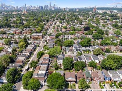4 Kimbourne Ave., East York, ON