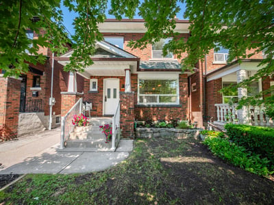 27 Lesmount Ave., East York, ON