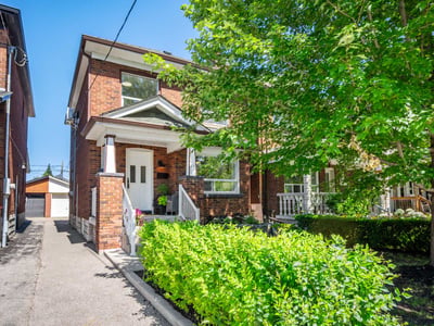 27 Lesmount Ave., East York, ON