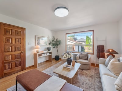 27 Lesmount Ave., East York, ON