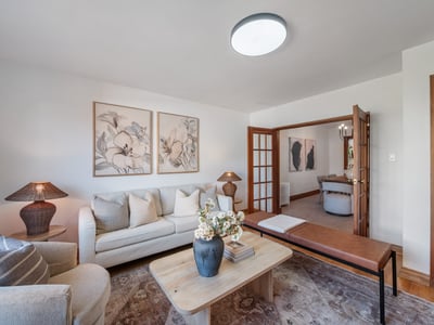 27 Lesmount Ave., East York, ON