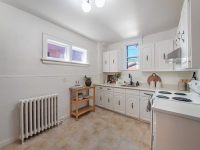 27 Lesmount Ave., East York, ON