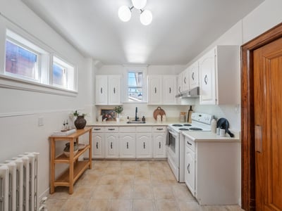 27 Lesmount Ave., East York, ON