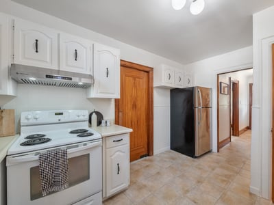 27 Lesmount Ave., East York, ON
