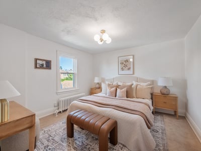 27 Lesmount Ave., East York, ON
