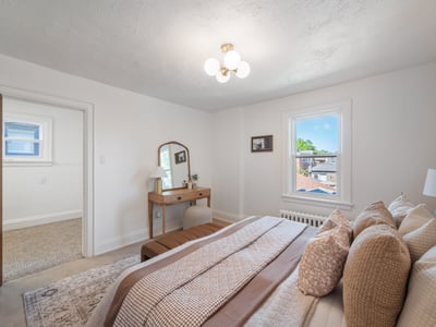 27 Lesmount Ave., East York, ON