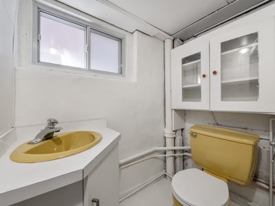 27 Lesmount Ave., East York, ON