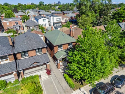 27 Lesmount Ave., East York, ON