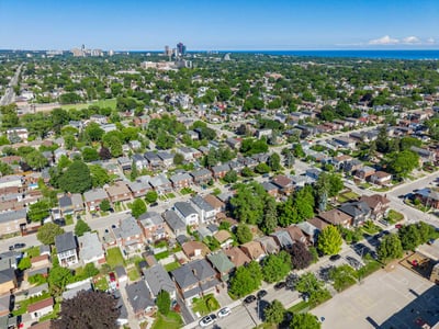 27 Lesmount Ave., East York, ON