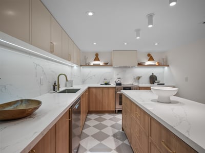 305-25 George St., Toronto, ON