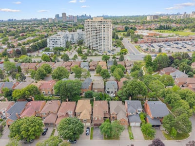 19 Jessica Gardens, Thornhill, ON