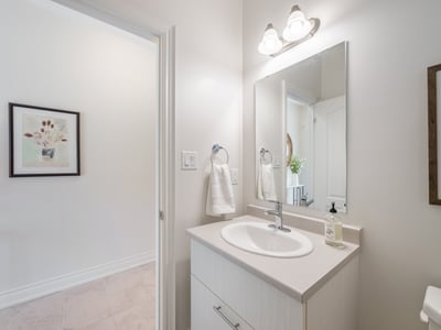 58 Sharonview Cres., East Gwillimbury, ON