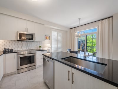 58 Sharonview Cres., East Gwillimbury, ON