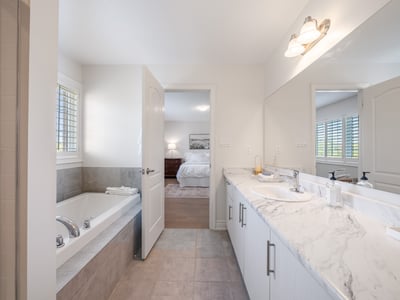 58 Sharonview Cres., East Gwillimbury, ON