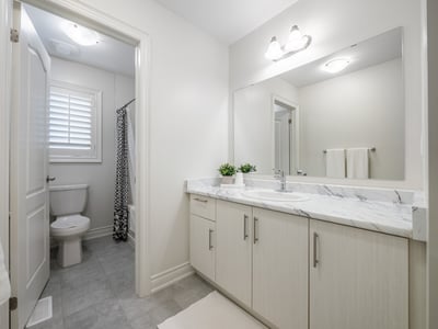 58 Sharonview Cres., East Gwillimbury, ON