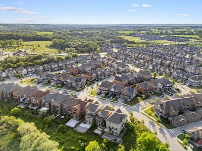 58 Sharonview Cres., East Gwillimbury, ON