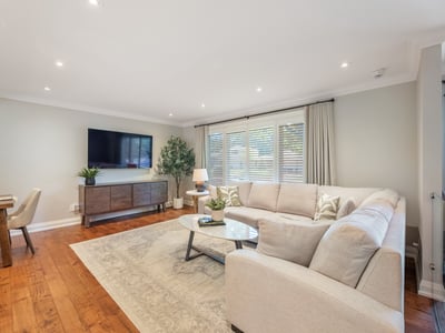 811 Three Seasons Dr., Newmarket, ON