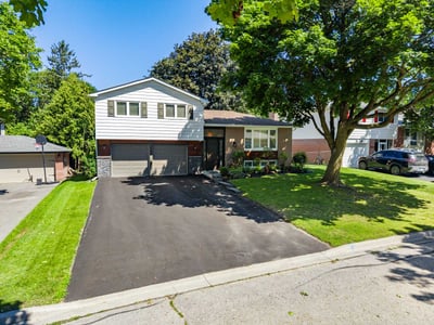 811 Three Seasons Dr., Newmarket, ON